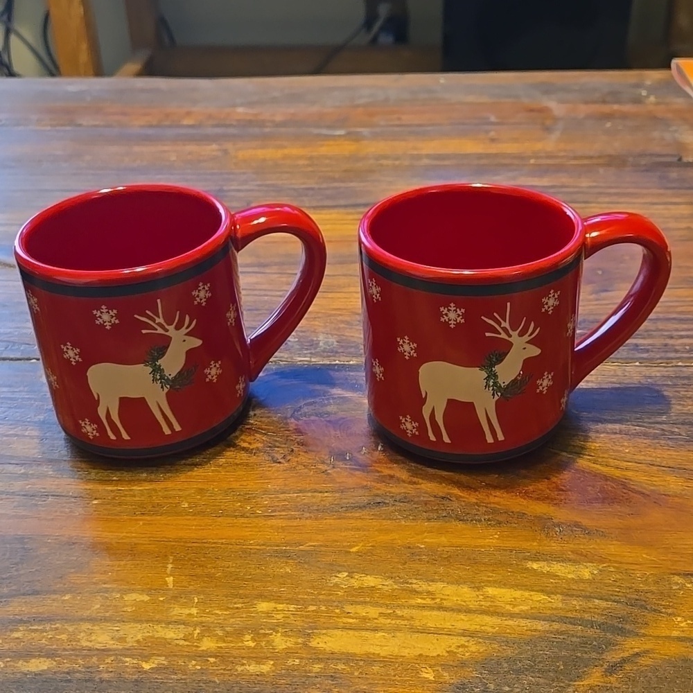 L. L. Bean Holiday Reindeer Mugs Set of 2